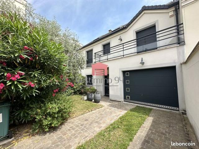 Maison de ville 8 pièces 237 m²