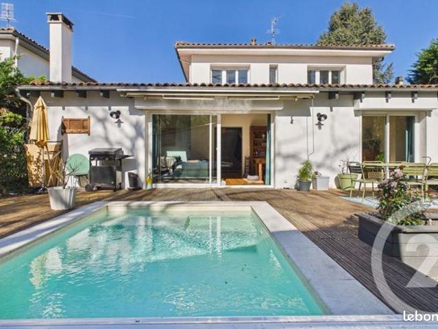 Maison de ville 8 pièces 230 m²