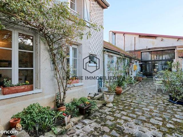 Maison de ville 8 pièces 231 m²