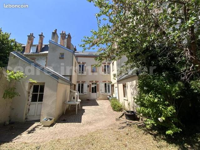 Maison de ville 8 pièces 233 m²