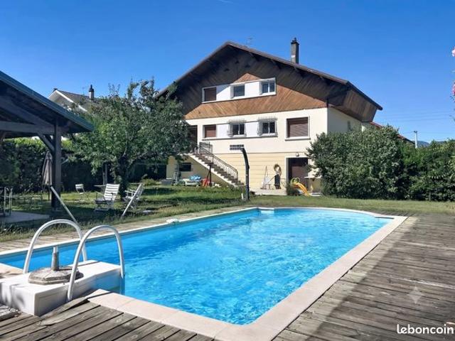 Maison de ville 8 pièces 244 m²