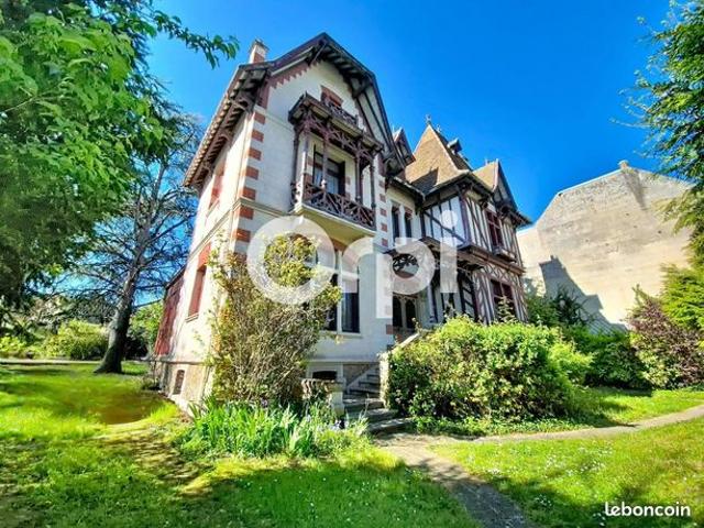 Maison de ville 8 pièces 240 m²