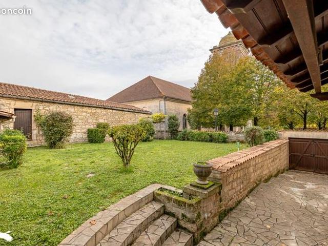Maison de ville 8 pièces 242 m²