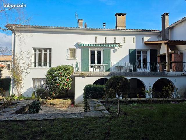 Maison de ville 8 pièces 242 m²