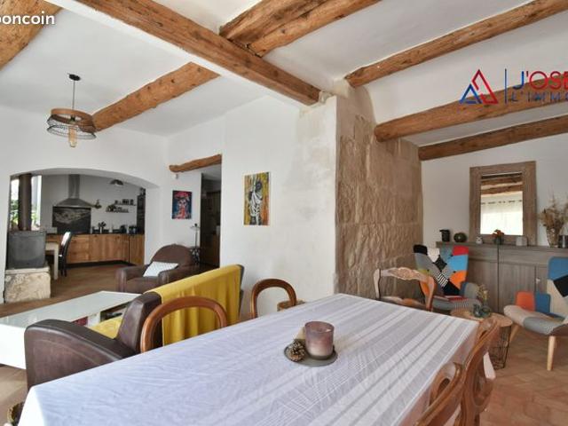 Maison 8 pièces 253 m²