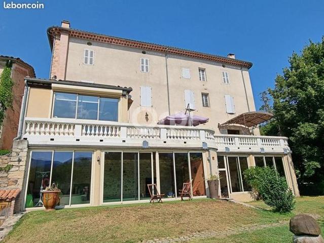 Maison de ville 8 pièces 277 m²