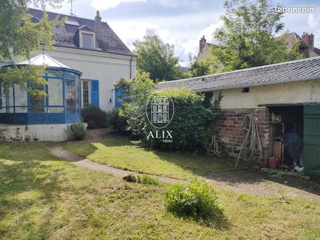 Maison de ville 8 pièces 280 m²