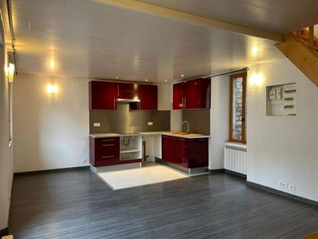 MAISON DE VILLE