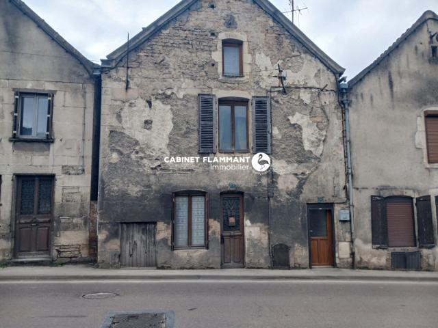 MAISON DE VILLE