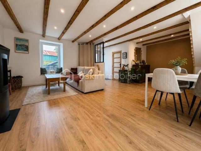 Maison de ville 94 m² environ – 3 chambres – Centre bourg de Plumergat