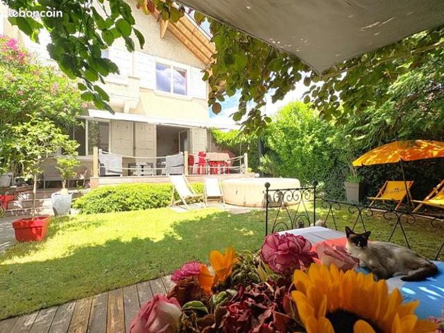 Maison de ville 9 pièces 145 m²