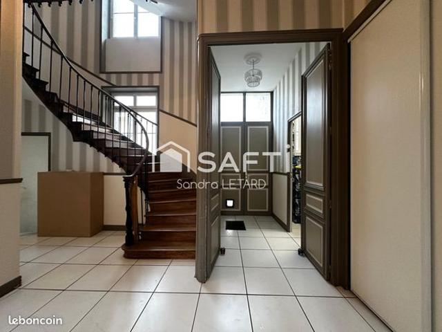 Maison de ville 9 pièces 221 m²