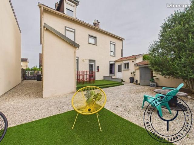 Maison de ville 9 pièces 230 m²