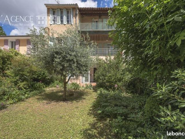Maison de ville 9 pièces 245 m²