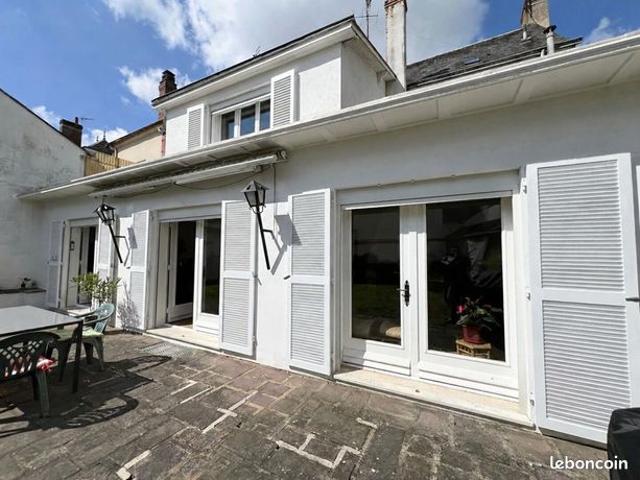 Maison de ville 9 pièces 251 m²