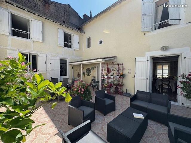 Maison de ville 9 pièces 275 m²