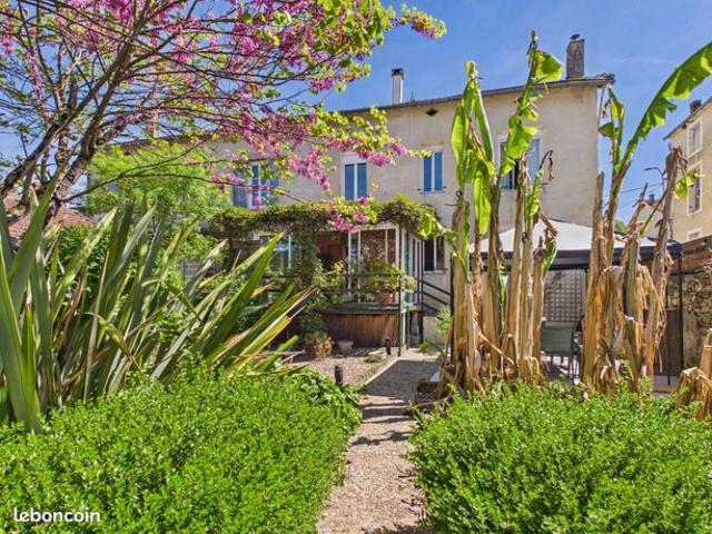 Maison de ville 9 pièces 279 m²