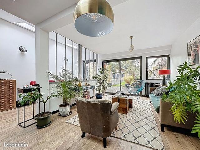 Maison de ville 9 pièces 270 m²