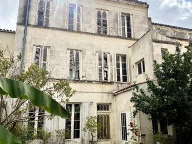 Maison de ville 9 pièces 300 m²