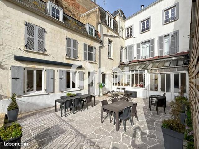 Maison de ville 9 pièces 365 m²
