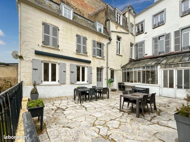Maison de ville 9 pièces 365 m²