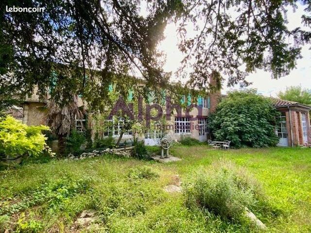 Maison de ville 9 pièces 375 m²