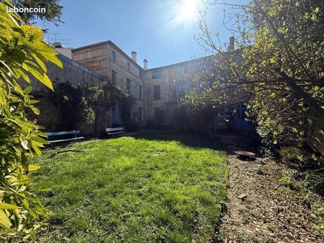 Maison de ville 9 pièces 450 m²