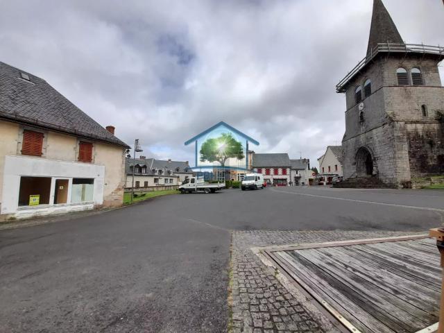 Maison de ville centre de Messeix