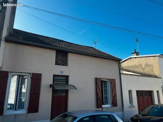Maison de ville cusset centre a rénover