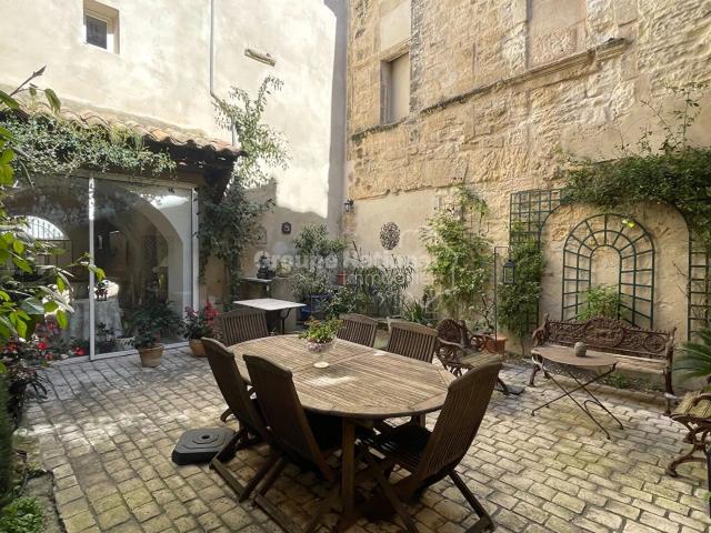 Maison de ville à Tarascon 6 pièces 160 m² avec cour et garage