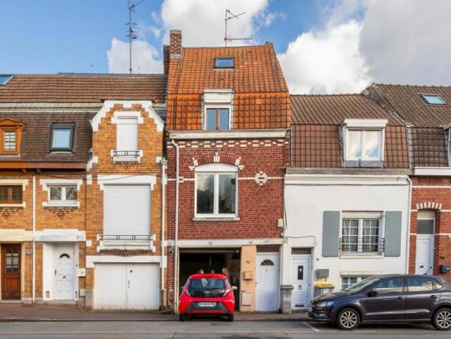 Maison de 104 m² avec jardin et garage à Halluin à rénover