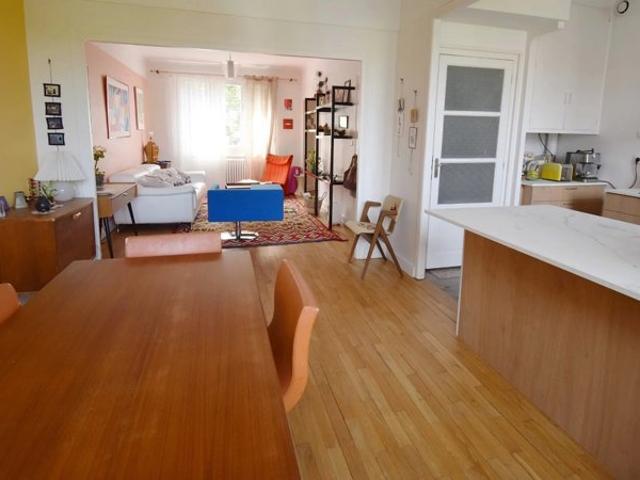 Maison de ville à vendre à Vichy, 3 chambres et bureau, garage et jardin