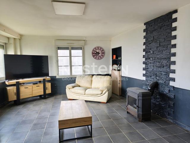 Maison de ville à vendre à Nueil les Aubiers 6 pièces, 145. 145m² Nueil les Aubiers