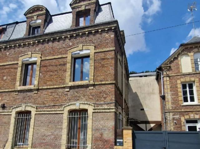Maison de ville à vendre Bolbec 4 chambres cour