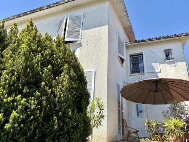 Maison de ville à Vic Fezensac, proche du centre