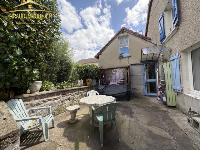 CHAUFFAILLES MAISON DE VILLE AVEC JARDIN