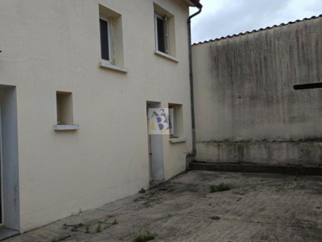 Maison de ville à Gond Pontouvre à louer Locagestion, expert en gestion locative