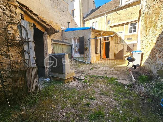 Maison de ville à La Ferté sous Jouarre – 96 m² avec cour et grenier aménageable