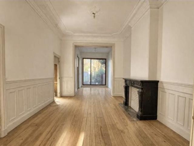Maison de ville à louer pour 6290 euro avec 8 chambres à coucher