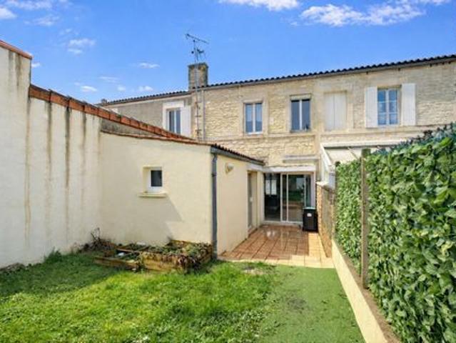 Maison de ville à proximité des commodités