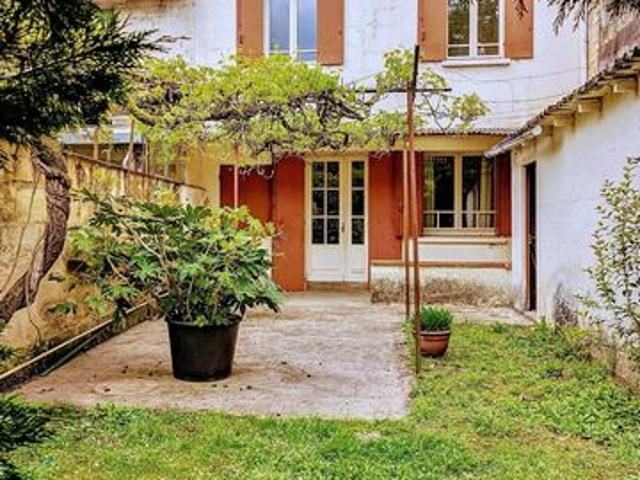 Maison de ville à rénover avec jardin
