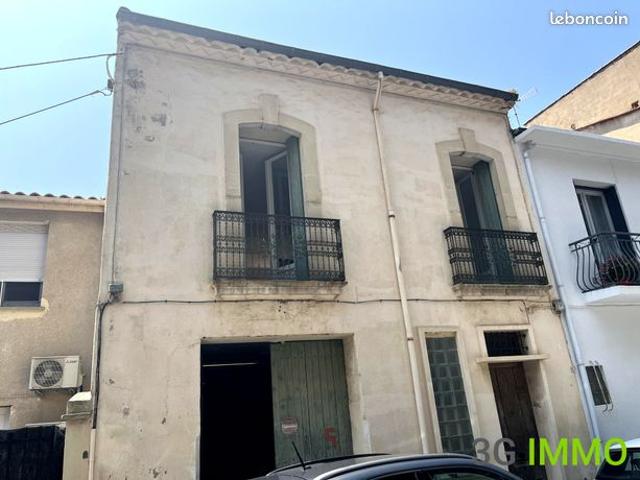 Maison de ville à rénover | Terrasse et garage | Béziers centre