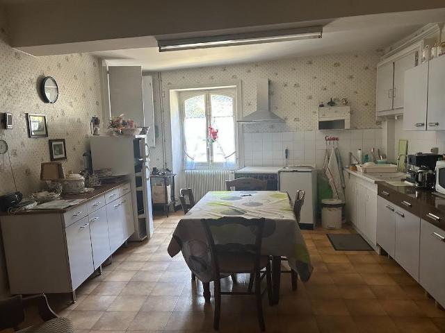 Maison de ville à rénover. 97m² Marcigny