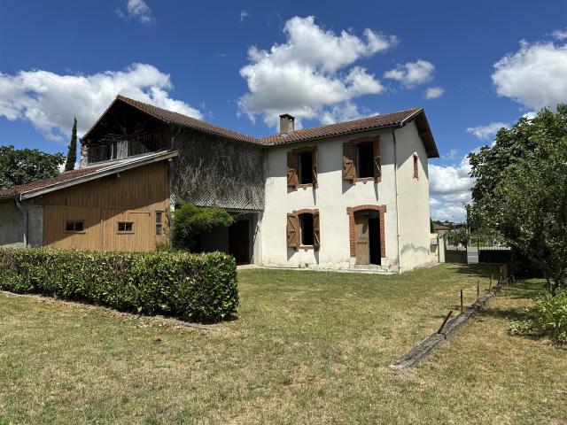 Maison De Ville A Redécorer Avec Jardin Clos Et Garage 96m² Saint Gaudens