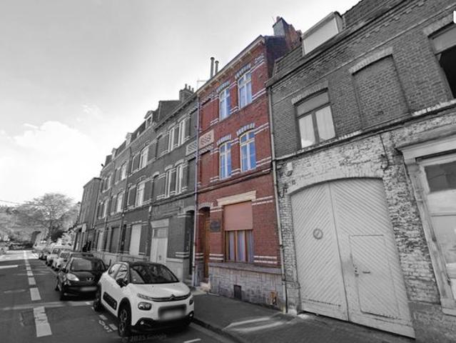 Maison de ville à réhabiliter