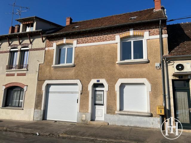 Maison de ville à Saint Amand Montrond