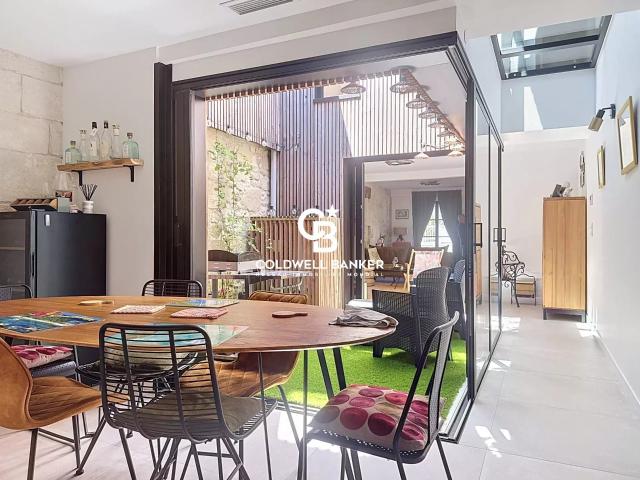Maison de ville atypique et moderne à Saintes Rive Gauche 135m² Saintes