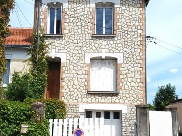 MAISON DE VILLE AUX PORTES DE TOURS