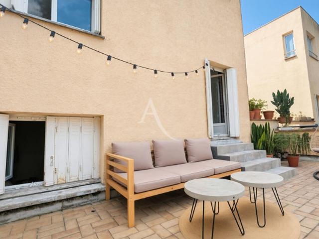 Maison de ville avec terrasse