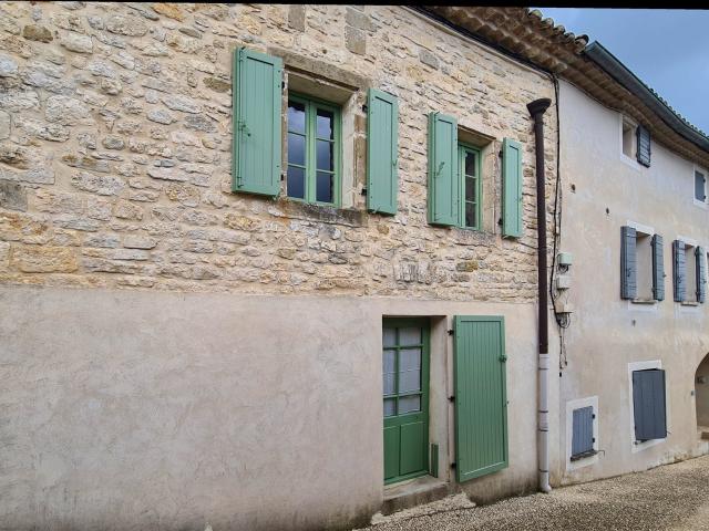 Maison de ville avec terrasse et vue 110m² Uzès